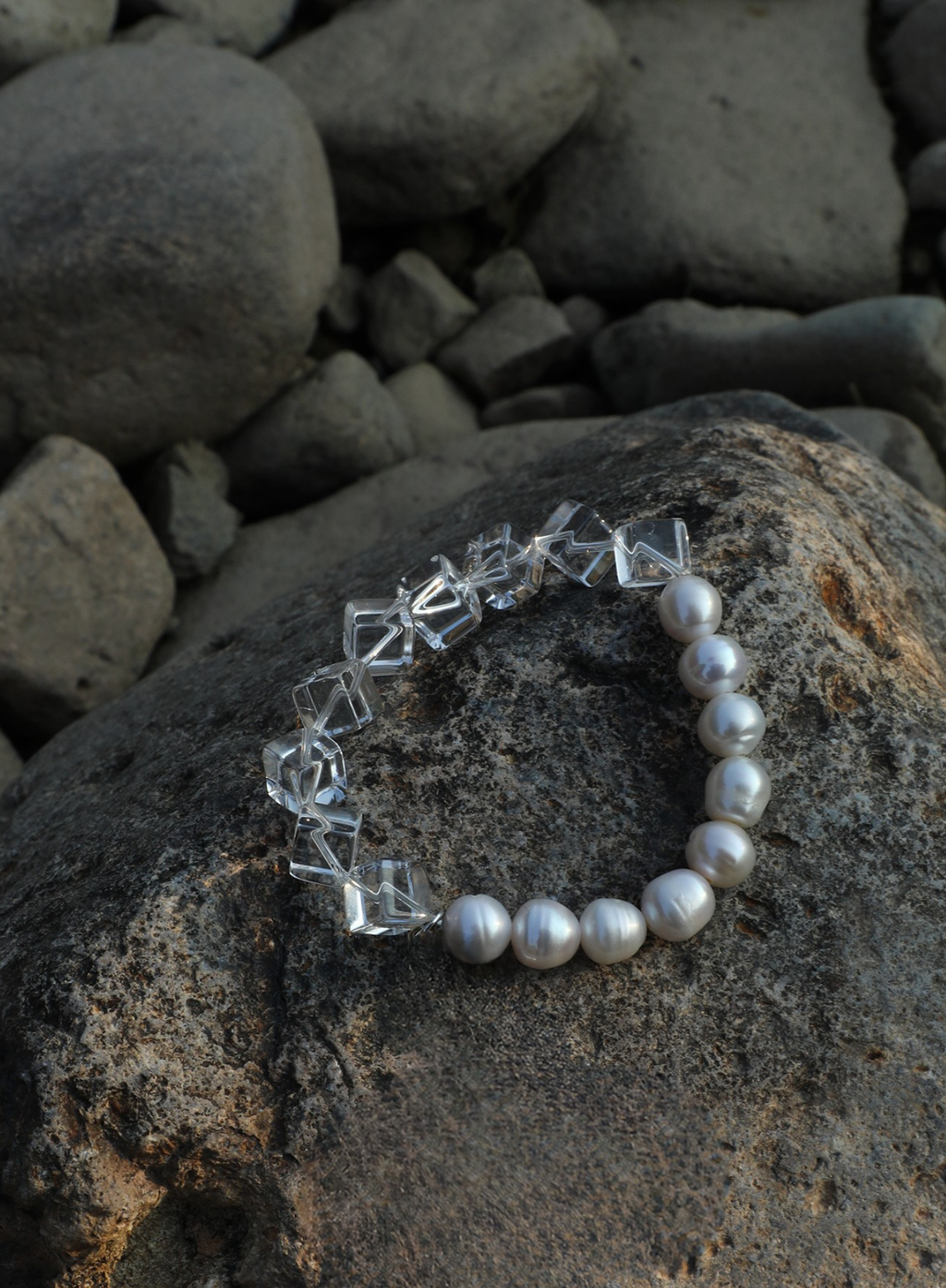 Minimalist Freshwater Pearl Bracelet — 2025 White Crystal Handmade Design